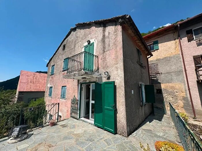 Casa quadrilocale in vendita in Località Piancassina, Valbrevenna