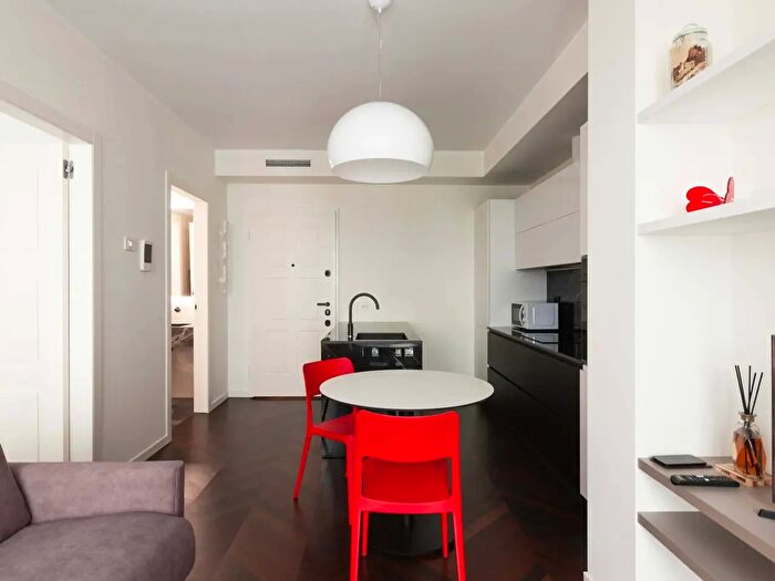Appartamento monolocale in affitto in Via Medici, Milano