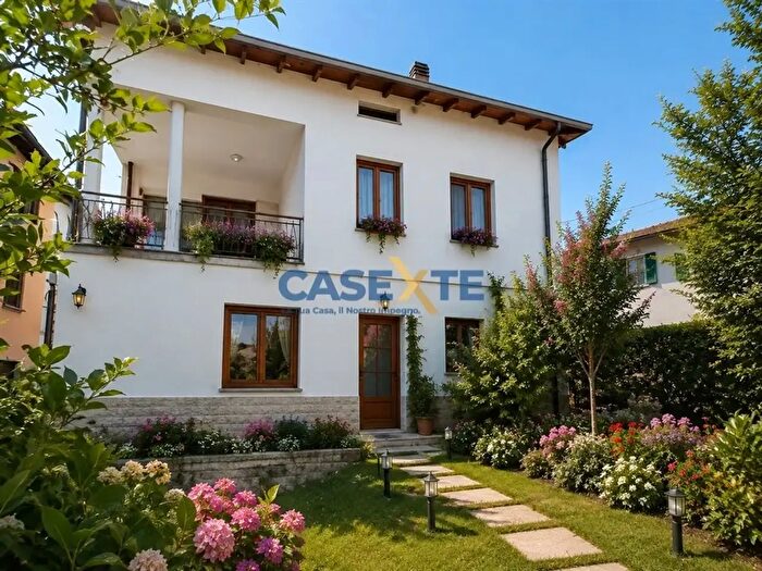 Casa in vendita in Piazza San Giorgio, Valgreghentino