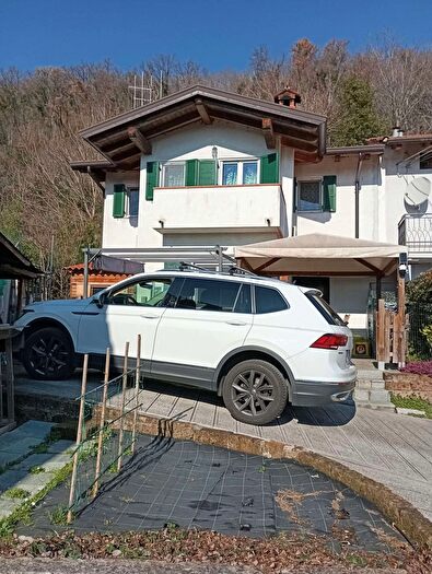 Casa quadrilocale in vendita in Androna Vigne, Gorizia