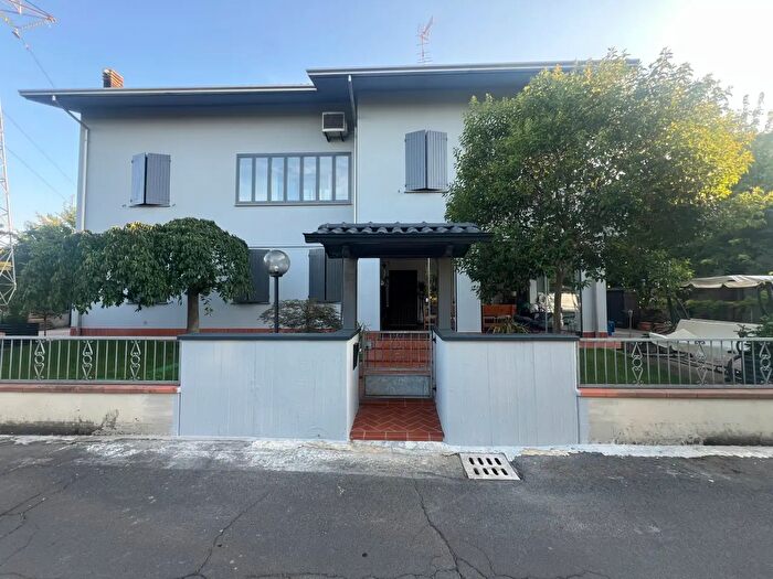 Casa con 13 locali in vendita in Via F Zanardi, Crevalcore