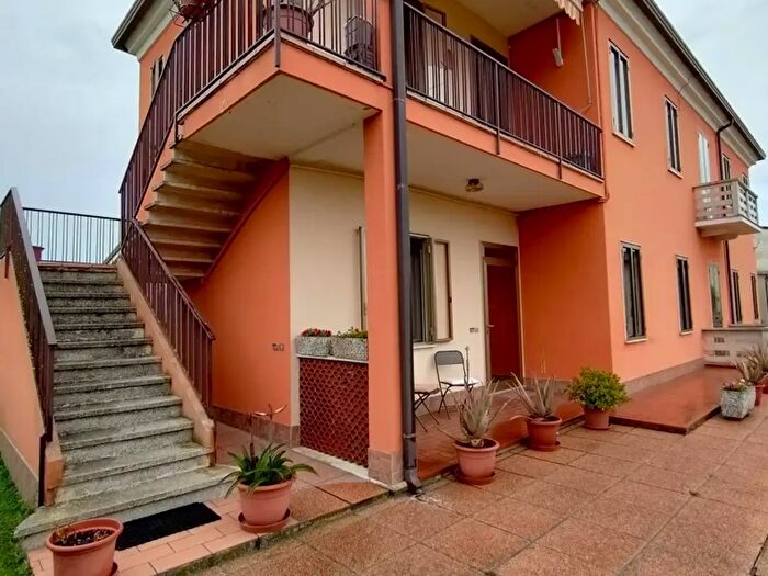 Appartamento con 6 locali in vendita in Panarella Via Marcanta, Papozze