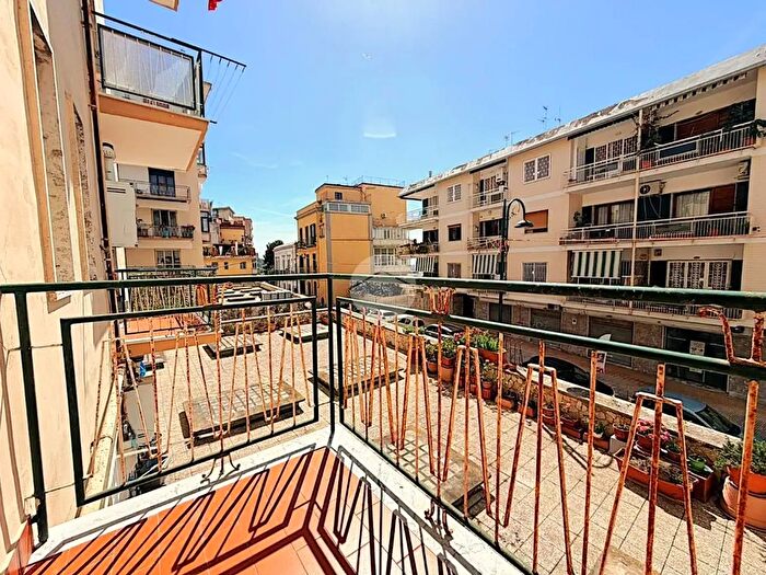 Appartamento trilocale in affitto in Via Alessandro Manzoni, Napoli