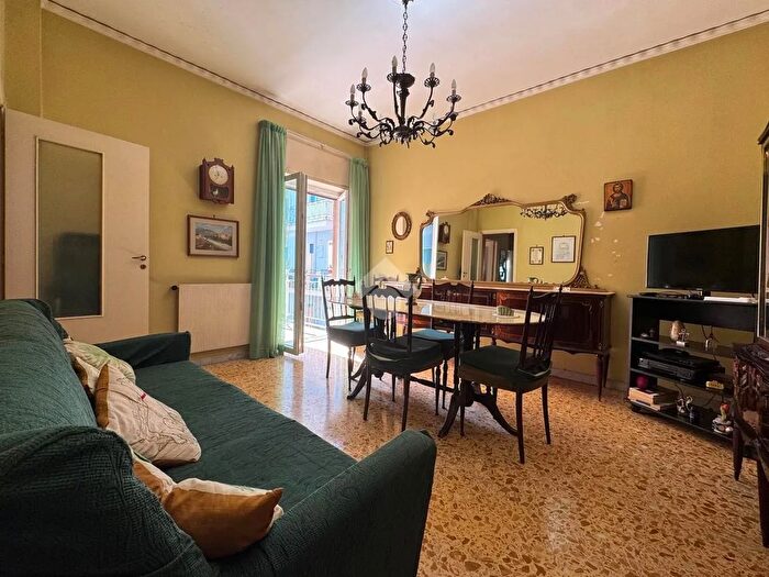 Appartamento trilocale in vendita in Via della Libertà, Portici