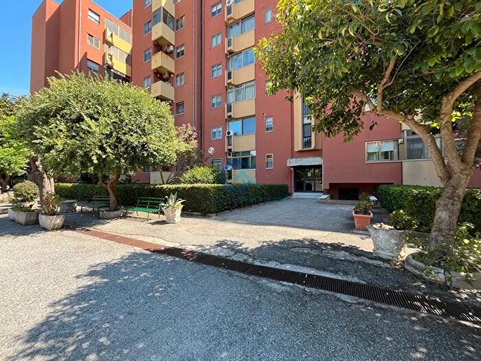 Appartamento trilocale in vendita in Via Magenta a, Catanzaro