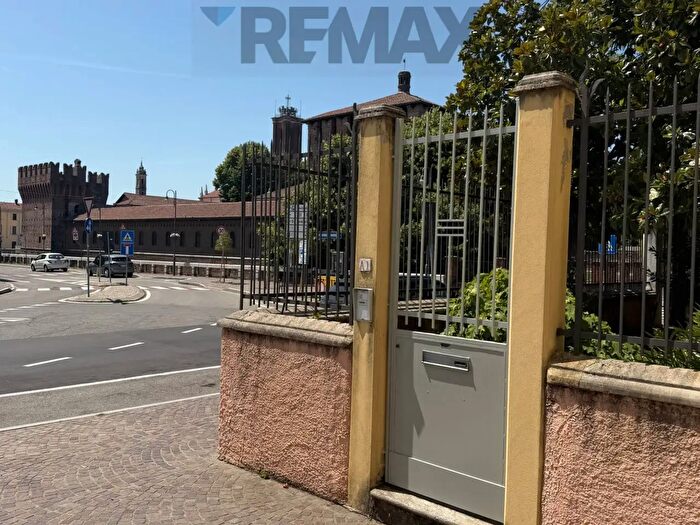 Appartamento bilocale in vendita in Piazza San Giuseppe, Galliate