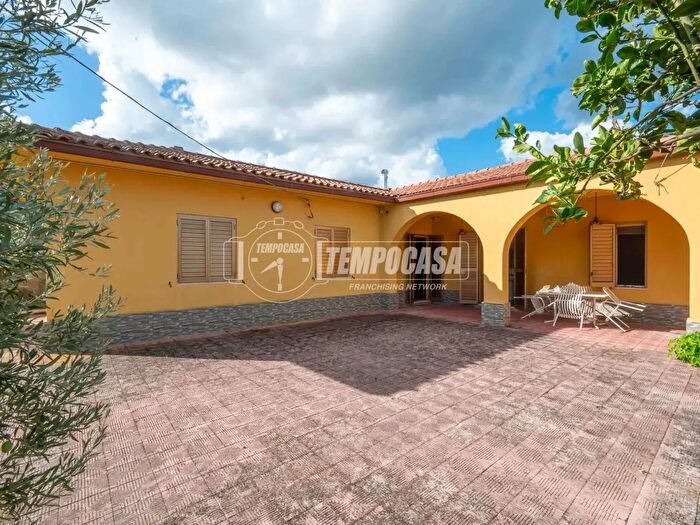 Casa quadrilocale in vendita in Discesa Marina Mezzacampa, Messina