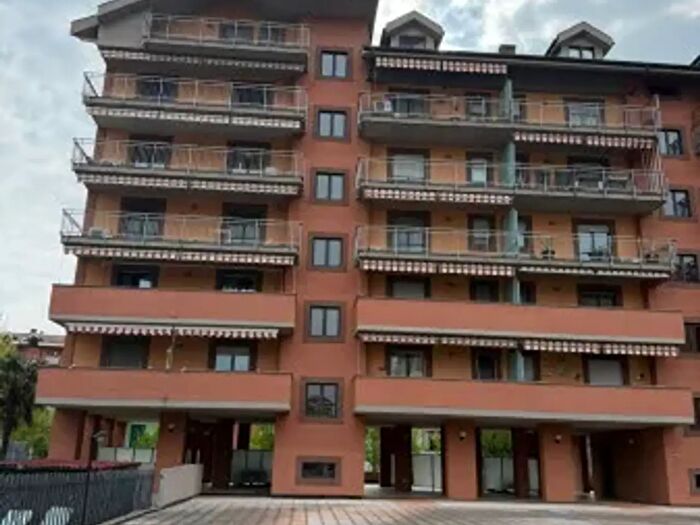 Appartamento con 5 locali in vendita in Via Sassari, Nichelino