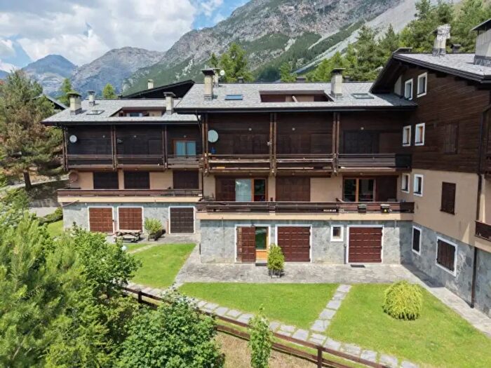 Appartamento trilocale in vendita in Via Bagni Nuovi, Valdidentro