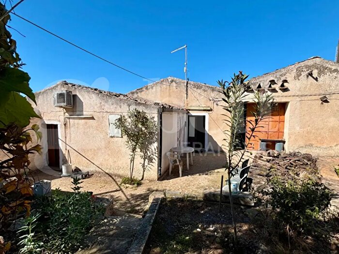 Casa con 5 locali in vendita in Contrada Bortolone, Chiaramonte Gulfi