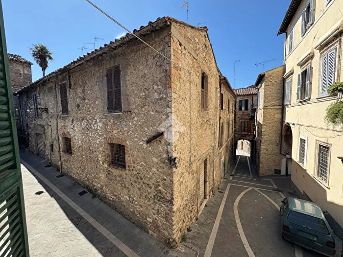 Appartamento trilocale in vendita in Via Claudio Sforza, Narni