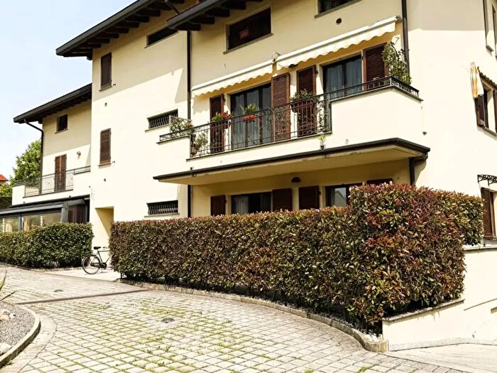 Casa bilocale in vendita in Rossini E, Turate