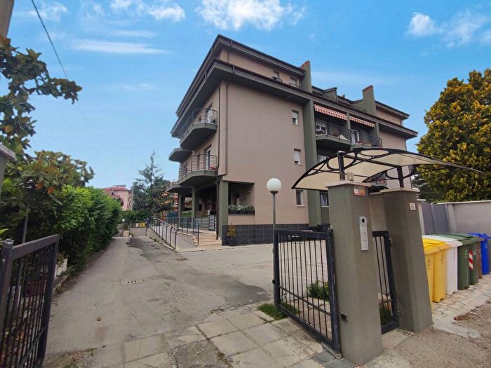 Appartamento trilocale in affitto in Via Foruli, Santa Barbara San Sisto, L'Aquila