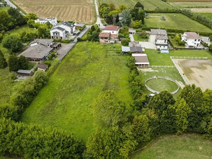 Casa con 5 locali in vendita in Via Armando Pillon, Abano Terme