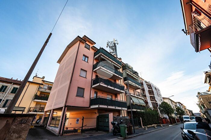 Appartamento trilocale in vendita in Via degli Umiliati, Milano