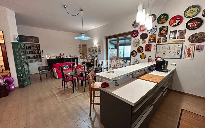 Appartamento quadrilocale in vendita in Corso Pietro Chiesa, Asti