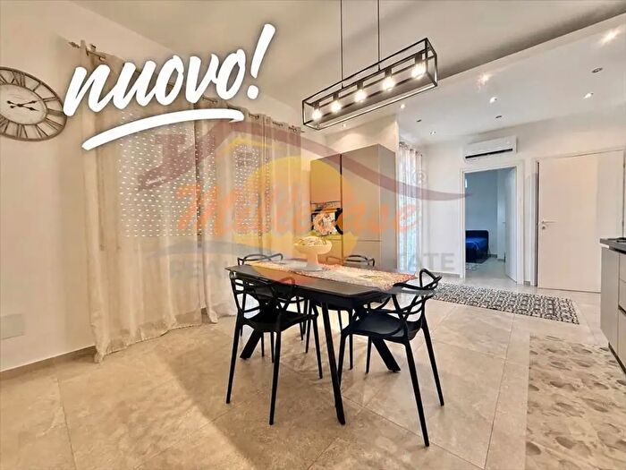 Appartamento quadrilocale in vendita in Viale dei Comuni, Siracusa
