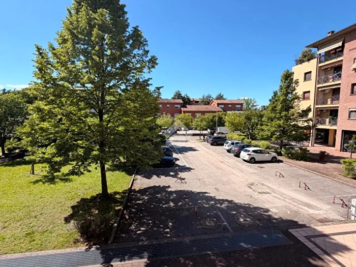 Appartamento quadrilocale in vendita in Via Giuseppe Massarenti, Budrio