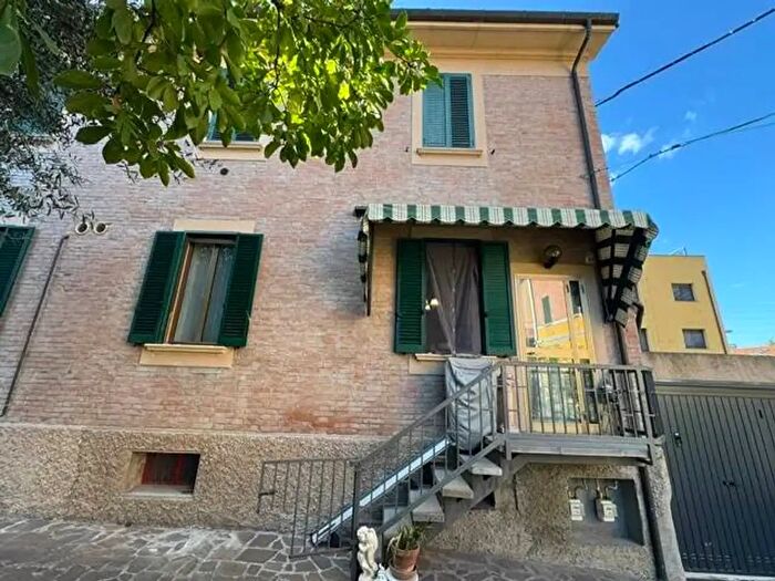 Casa con 5 locali in vendita in Via del Milliario, Bologna