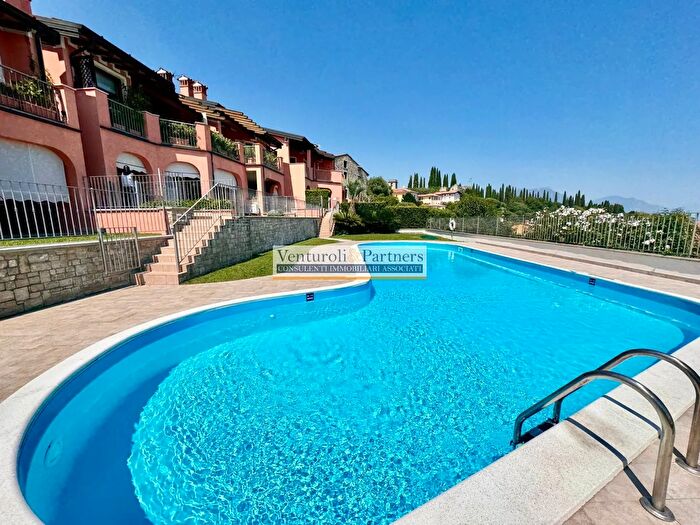 Appartamento trilocale in vendita in Via Omodeo, Soiano Del Lago