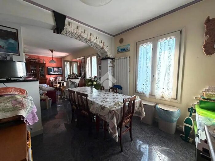 Appartamento trilocale in vendita in Via Fiorentina, Pistoia