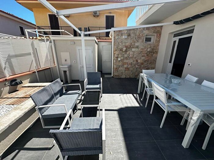 Casa quadrilocale in affitto in Via Lipari, Marina di Modica, Modica