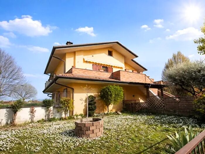 Appartamento con 5 locali in vendita in Via Casolini, Terno DIsola