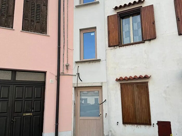 Casa con 5 locali in vendita in Piazza Vittoria, Sagrado