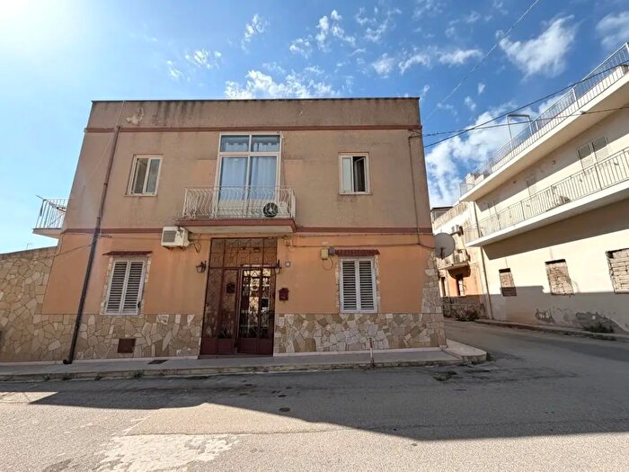 Appartamento trilocale in vendita in Ronco VI a Via Servi Maria, Siracusa