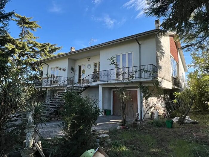 Casa con 7 locali in vendita in Via Orsoleto, Rimini