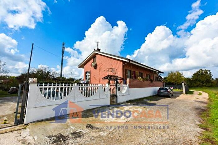 Casa con 6 locali in vendita in Strada Tetti Piatti, Moncalieri