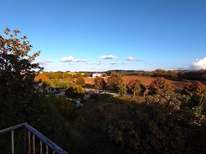 Casa con 9 locali in vendita in Mondolfo