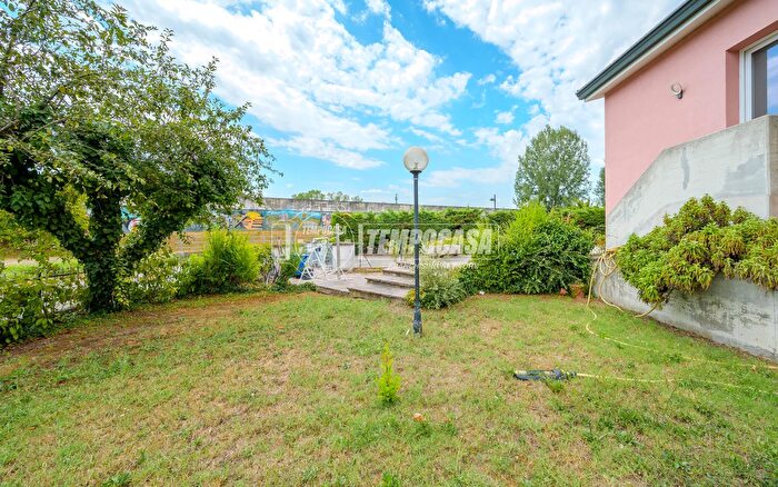 Appartamento quadrilocale in vendita in Via Ceriati, Fontanellato