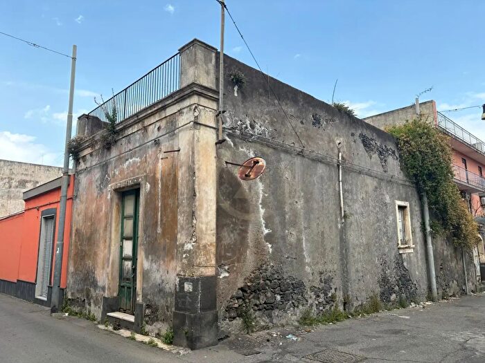 Casa trilocale in vendita in Viale Liberta, Riposto