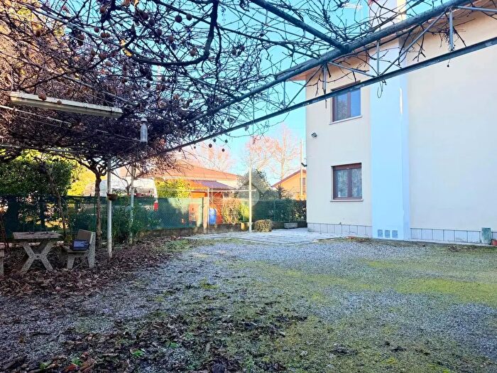 Casa con 5 locali in vendita in Viale Palmanova, Udine