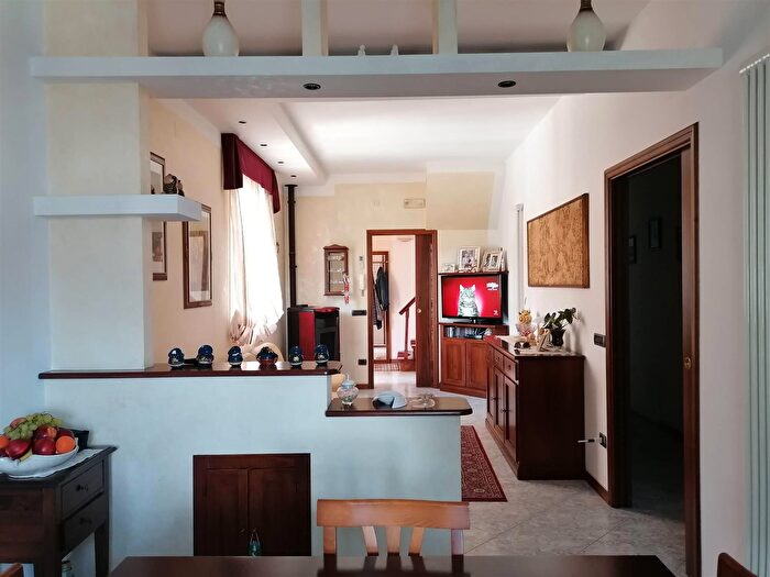 Appartamento con 6 locali in vendita in San Severino Marche