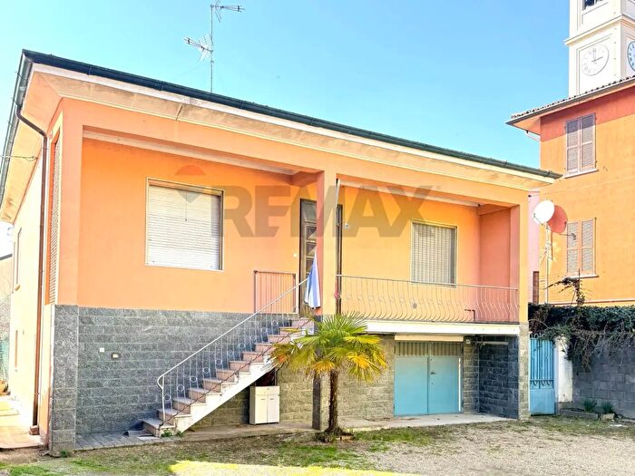 Casa trilocale in vendita in Via Principale, Borgarello