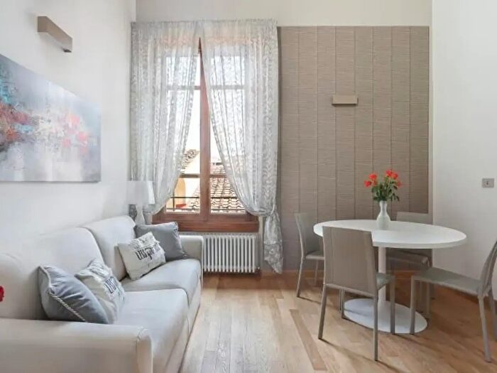 Appartamento quadrilocale in affitto in Via Panzani, Firenze