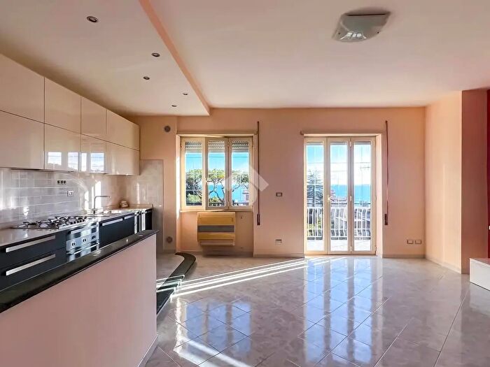 Appartamento trilocale in vendita in Via Don Luigi Sturzo, Formia