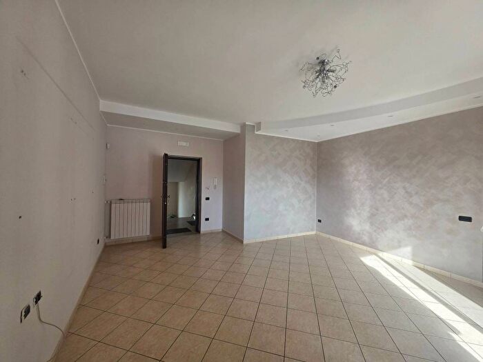 Appartamento trilocale in affitto in Via Circumvallazione, Centro, Nola