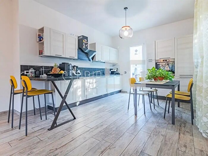 Casa trilocale in vendita in Via Gorki, Limbiate