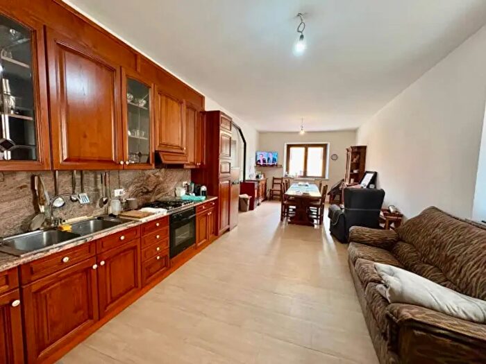 Casa quadrilocale in vendita in Via Genova, Vigolzone