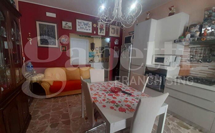 Appartamento trilocale in vendita in Via Augusta, Siracusa