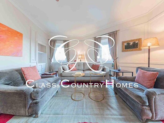 Appartamento trilocale in affitto in Via Vittorio Veneto, Vittorio Veneto, Roma