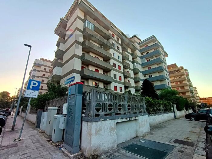Appartamento con 6 locali in vendita in Via Don Tommaso Stile, Brindisi