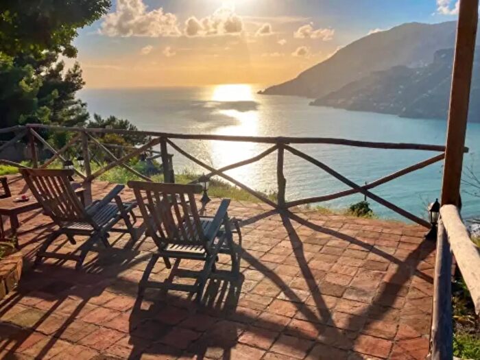 Casa con 5 locali in vendita in Maiori