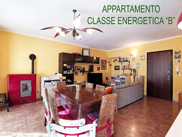 Appartamento trilocale in vendita in Via Roma, Rubiana