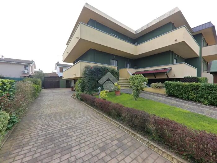 Casa con 6 locali in vendita in Via Unione Europea, Marmirolo