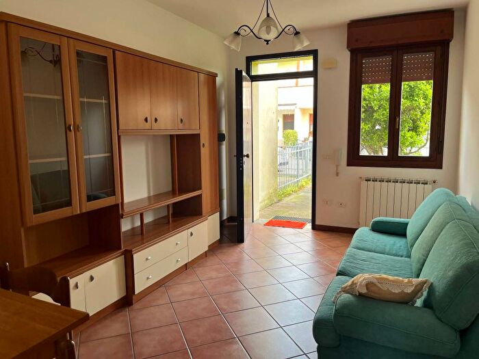 Casa bilocale in affitto in Via Trento, Centro, Fiesso Umbertiano