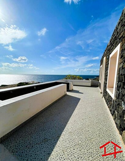 Appartamento trilocale in vendita in Strada Perimetrale Ovest Pante, Pantelleria